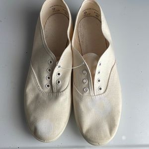 White sneakers Womens 9 canvas lace up with new laces